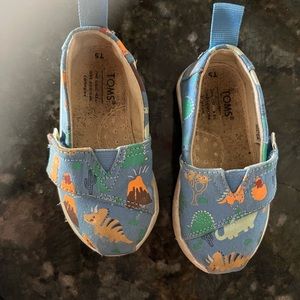 Baby Toms | Dinosaur theme | Blue